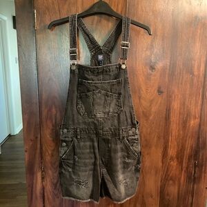 NWOT Gap Kids girl’s black distressed denim short overalls shortalls